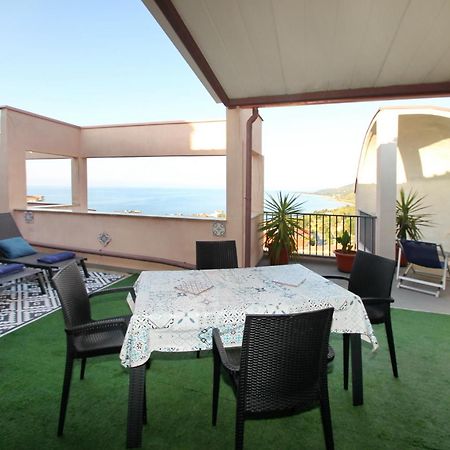 Attico Vista Mare Con Terrazza E Spa Riscaldata Santo Stefano di Camastra Exterior foto