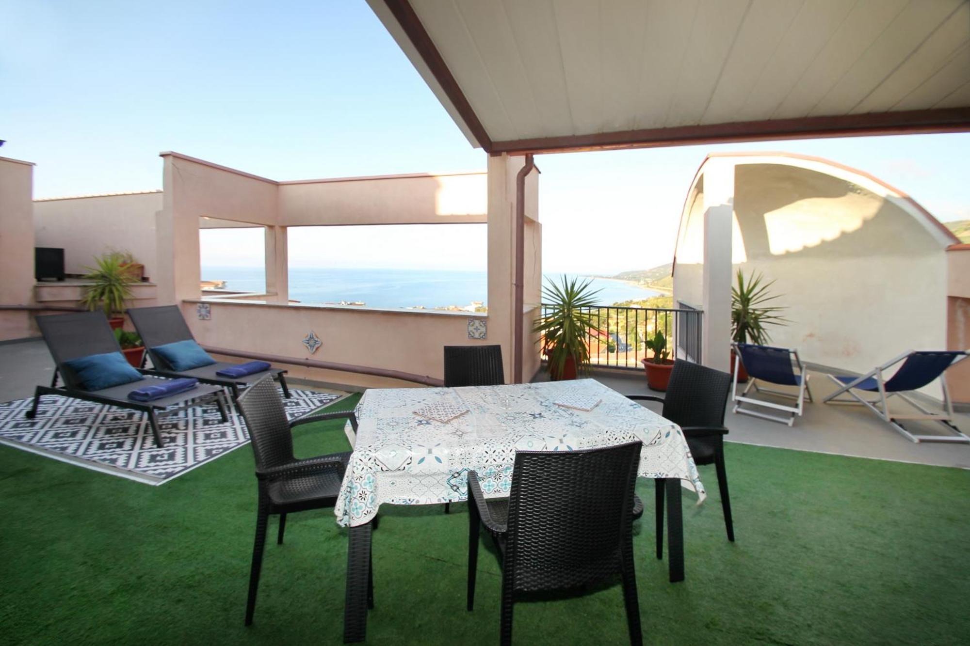 Attico Vista Mare Con Terrazza E Spa Riscaldata Santo Stefano di Camastra Exterior foto